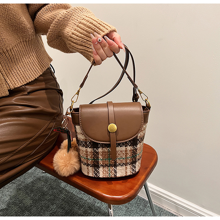 Moda autunno/inverno nuova borsa a tracolla monospalla in stile occidentale da donna versatile in lana 2024_voghion.com