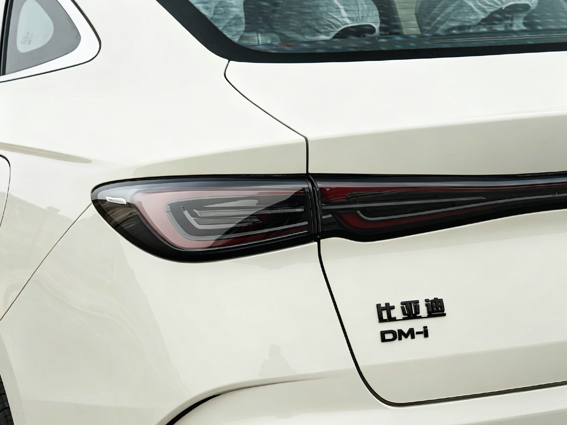 Byd Seal 6/6Gt Blackened Front Emblem, No Disassembly Required, Glossy Black Car Logo Modification, Black Warrior Emblem, No Disassembly Installation Needed