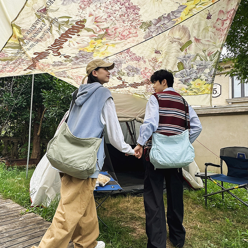 2025 bolsos de hombro, bolsos de mujer hechos a sí mismos, gran capacidad, estilo perezoso, literatura y arte, sencillos bolsos de lavado de agua, bolsos de clase para estudiantes universitarios
