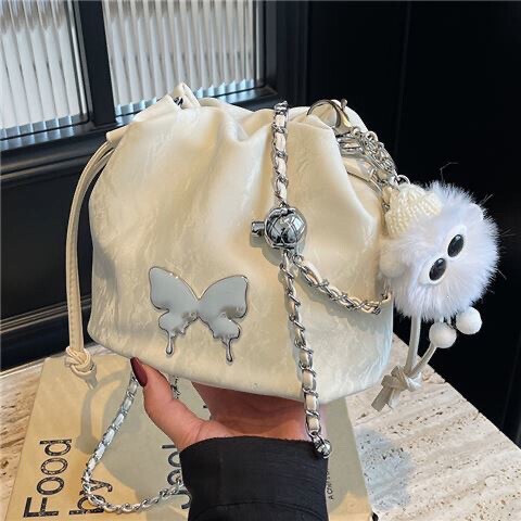 Summer small bags for women 2024 new model, high-end niche designer chain crossbody bag, fashionable popular bucket bag Summer small bags for women 2024 new model, high-end niche designer chain crossbody bag, fashionable popular bucket bag