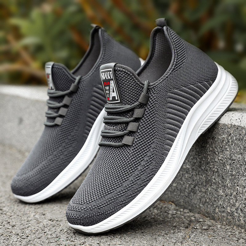 Zapatos para hombres de verano nuevo tamaño transfronterizo tendencia fábrica de zapatos casuales suaves venta directa de zapatos deportivos transpirables para hombres