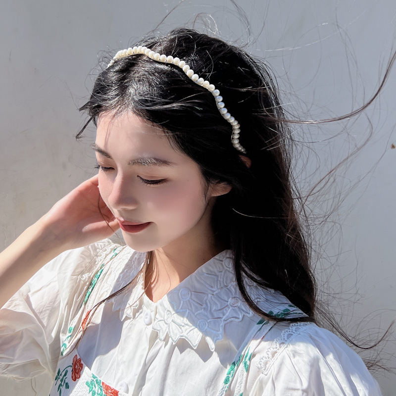 16#Silver wavy pearls