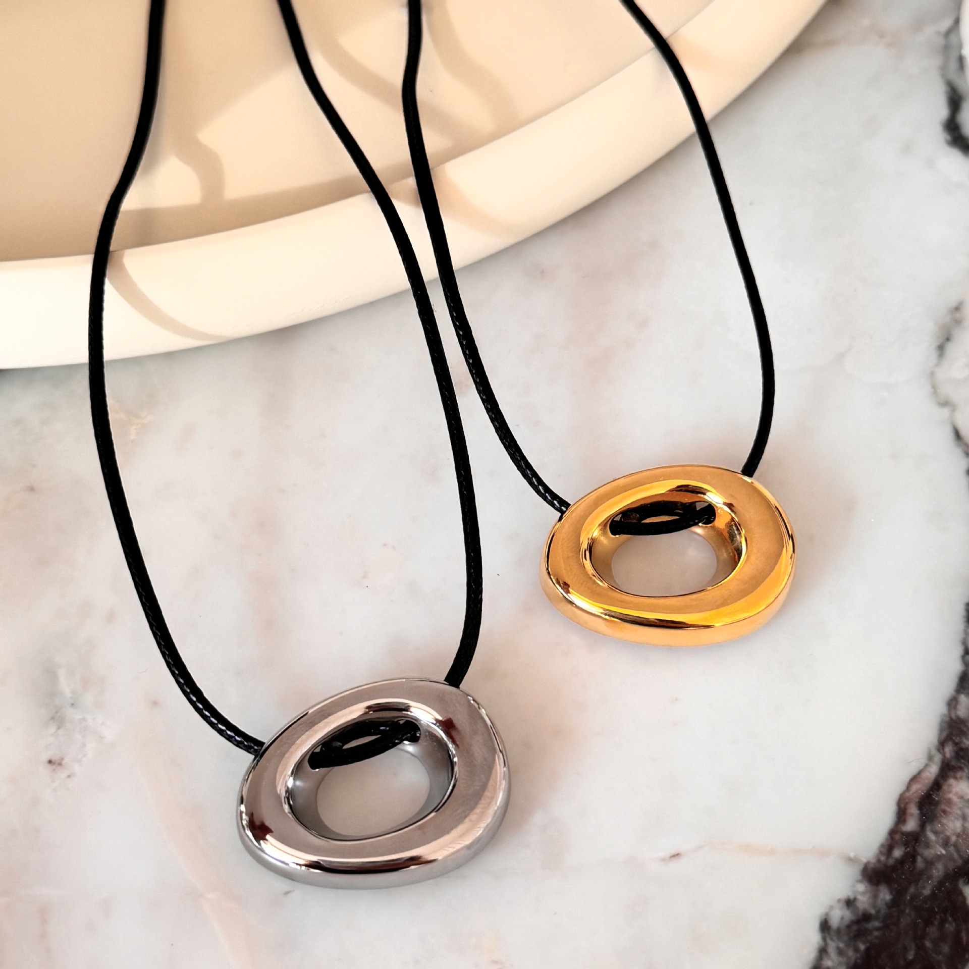 18K Gold Plated Plating Material 304 Stainless Steel, Titanium Steel Pendant Material Titanium Steel 18K Gold Plated Basic Modern Style Classic Style Plating Water Droplets Solid Color Pendant Necklace