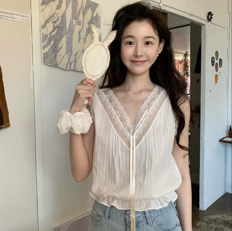 Mona·Xh Korean-Style Lace V-Neck Tie Sleeveless Shirt Dongdaemun Summer New Sweet Slimming Vest for Women Mona·Xh Korean-Style Lace V-Neck Tie Sleeveless Shirt Dongdaemun Summer New Sweet Slimming Vest for Women