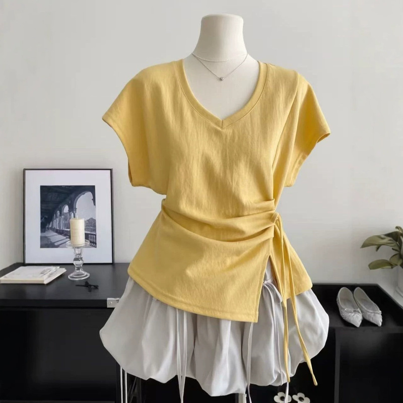 2026 Refreshing and Age-Reducing Korean Style Lazy V-Neck T-Shirt for Women with Asymmetrical Straps and Waist-Cinching Slimming Short-Sleeved Top for Summer