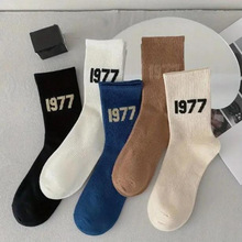 V 69902 Vintage Number Womens Mid Socks ��������Ůʿ��Ͳ��