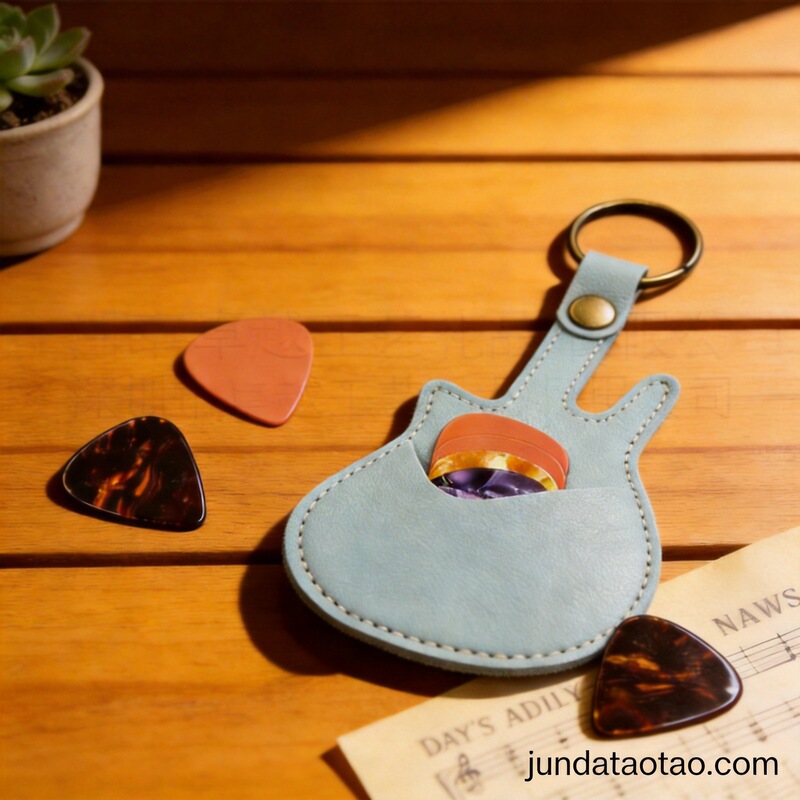 Casual and Fashionable Folk Guitar Instrument Pick Storage Bag Pu Leather Portable Ukulele Pick Clip Keychain