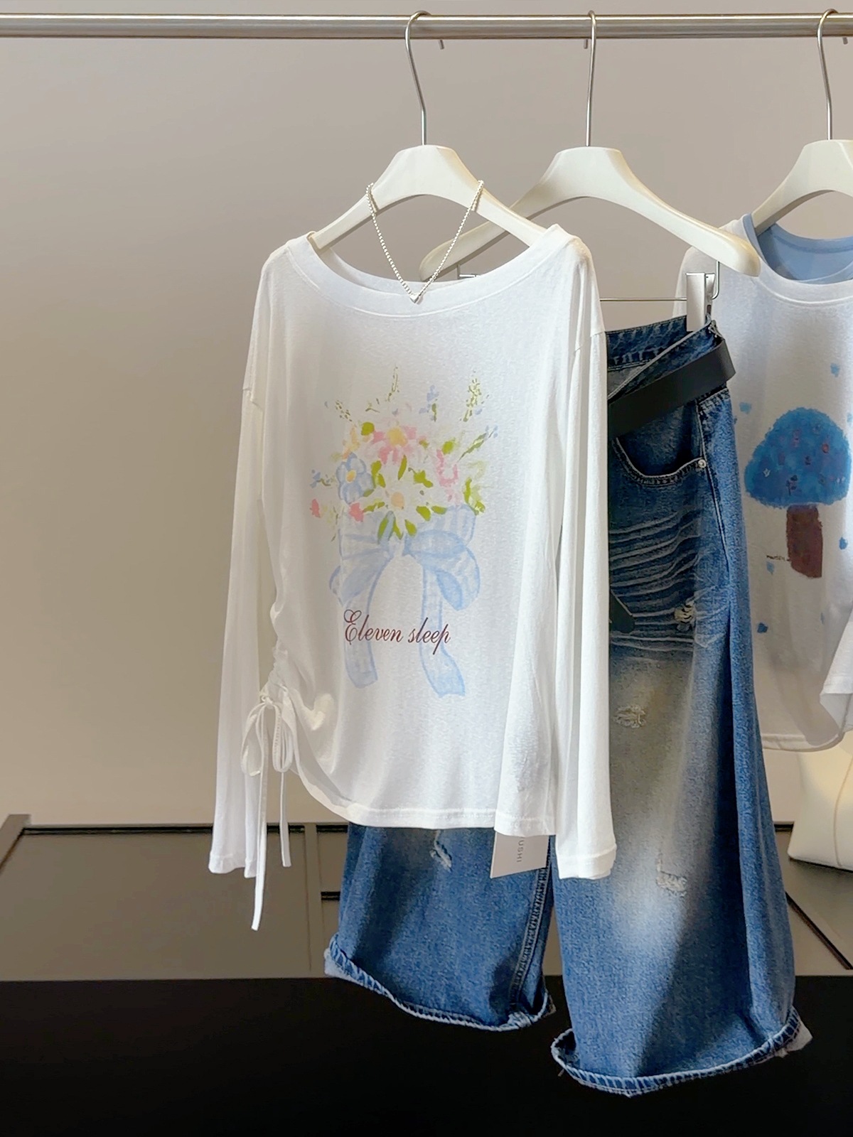 Women's White Off-Shoulder Long Sleeve Sun Protection T-Shirt Summer Loose Fit Drawstring Floral Print Cover-Up Top_ecoleips.com