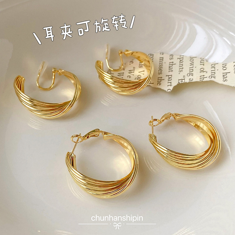 Golden retro ear clips