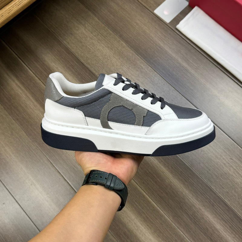 Estación europea 24 zapatos blancos casuales a juego de color de cuero de primavera, zapatos deportivos transpirables de moda coreana, zapatillas de deporte británicas