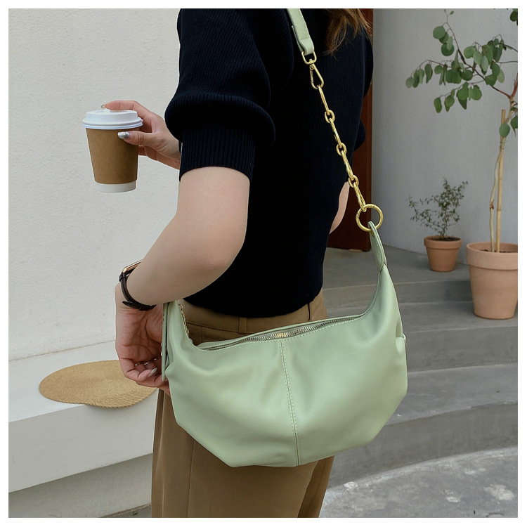 Simple Metal Chain Soft Leather Shoulder Bag display picture 3
