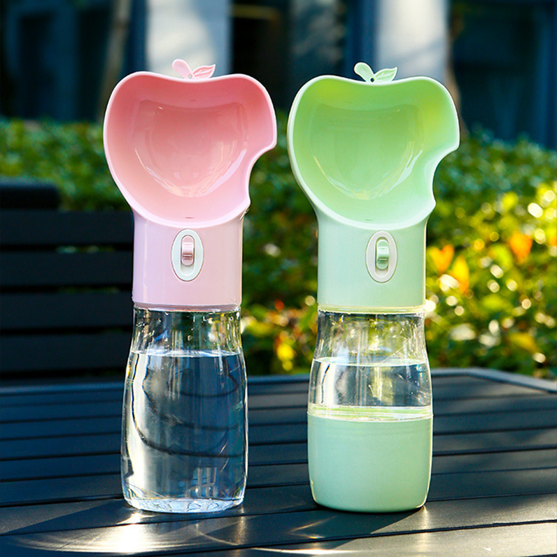 Transfronteriza nueva taza de agua para mascotas perro portátil fuente de agua potable gato botella de agua de alimentación al aire libre taza de alimentos suministros