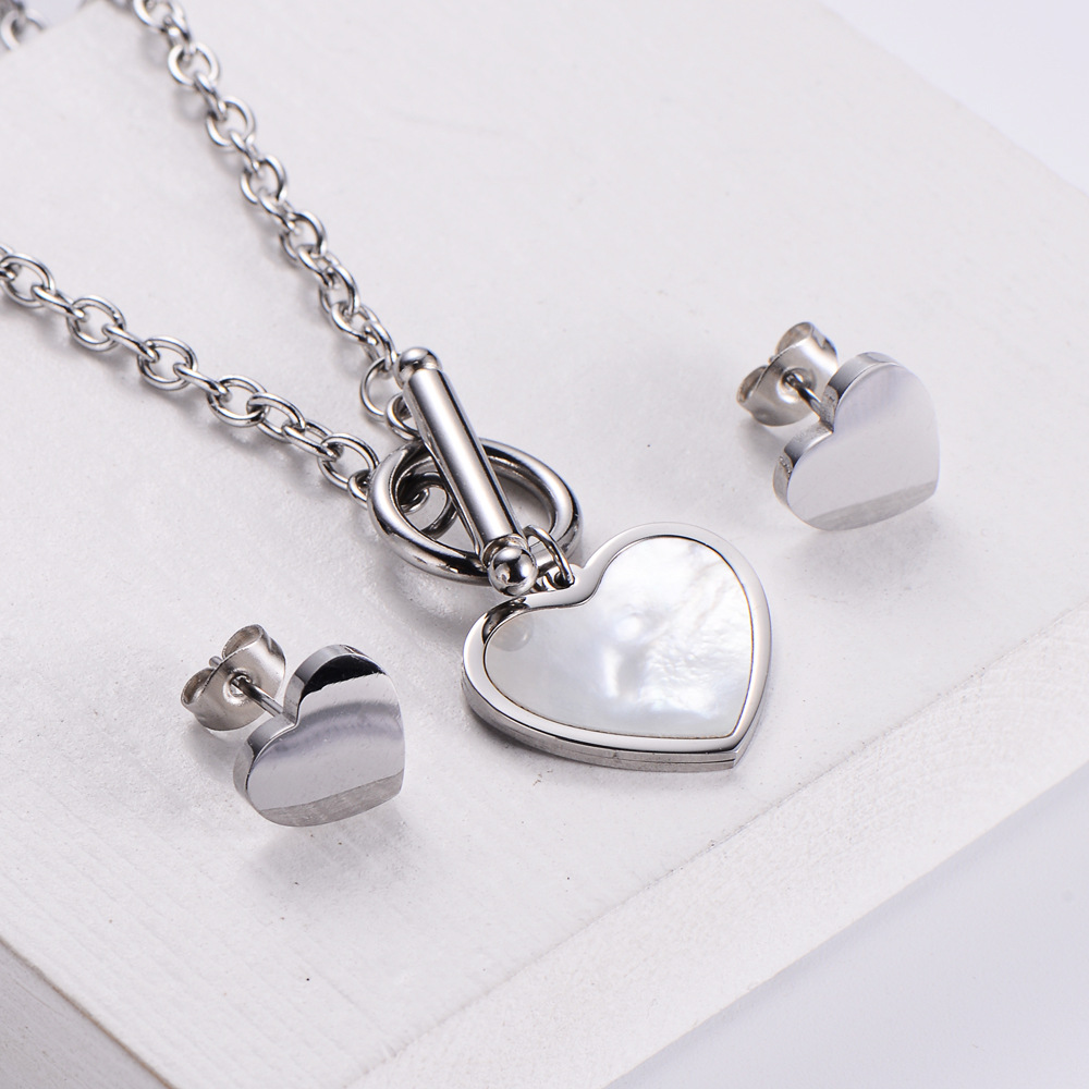Fashion Simple TO Buckle Heart-Shaped Pendant Necklace Earrings Set
