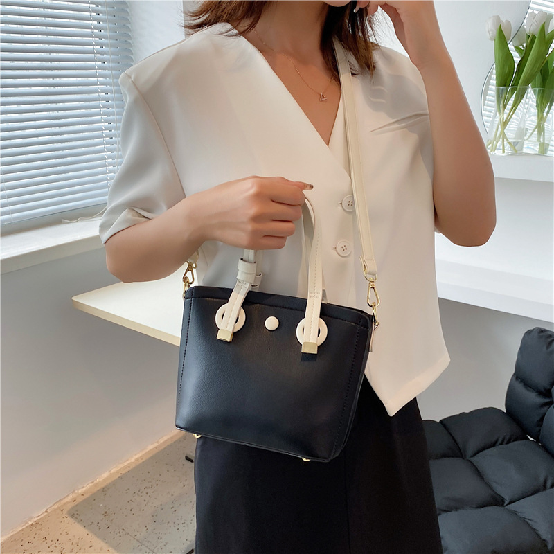 Fashion Bucket Bags Women's New Fashion Shoulder Crossbody All-matching Commuter Women's Bag Western Style Contrast Color Handbag display picture 21