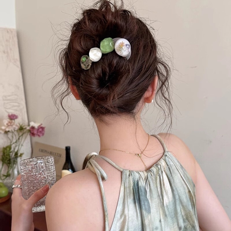 Spring Green Hairpin Women's Fresh Back of Head One-word Grab Clip High-grade 2025 New Simple Twist Clip