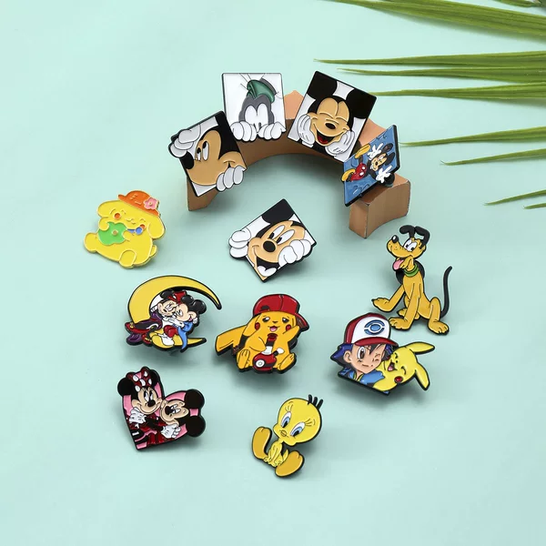 Cartoon Brooch Mickey Mouse Cinnamon Dog Goufei Koulomi Pikachu Anime Story Metal Badge Accessories