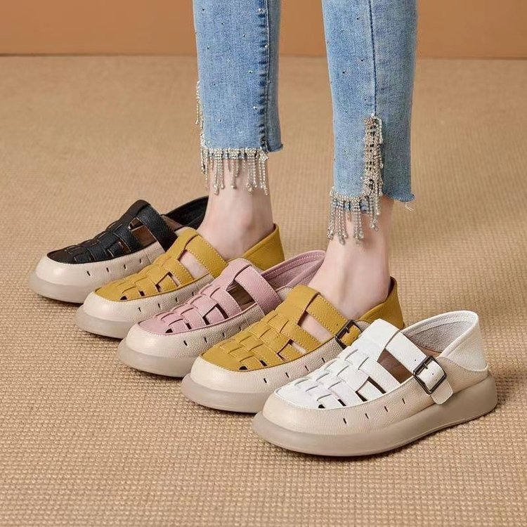 Baquete hueco una hebilla sandalias para mujeres 2024 verano nuevo agujero casual zapatos de cuero transpirables zapatos suaves planos