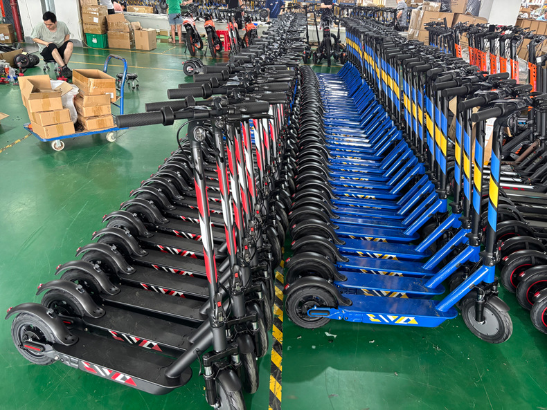 Overseas warehouse delivery of lightweight foldable electric scooters, cross-border electric scooters with honeycomb solid tires