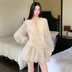 连衣裙套装女秋米色V领花边灯笼袖衬衫+打底短裤夏法式复古两件套