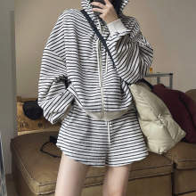 �F؛����ͬ��l�y�l���_������Ů�������e㼑��L���¶�ѝ���b