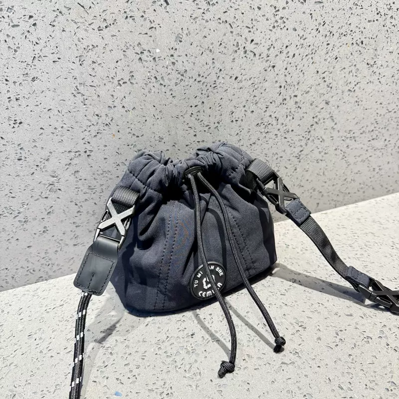Fashionable small universal one-shoulder bag, handheld small bag, drawstring