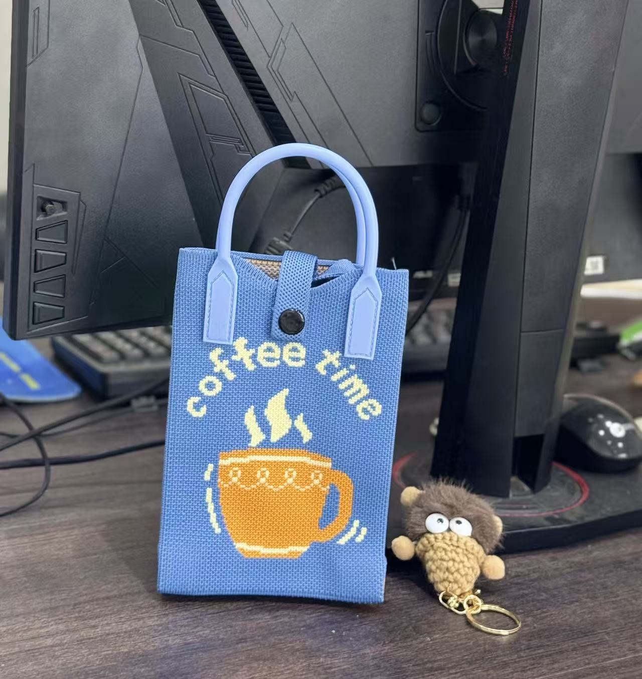Azul. taza de café