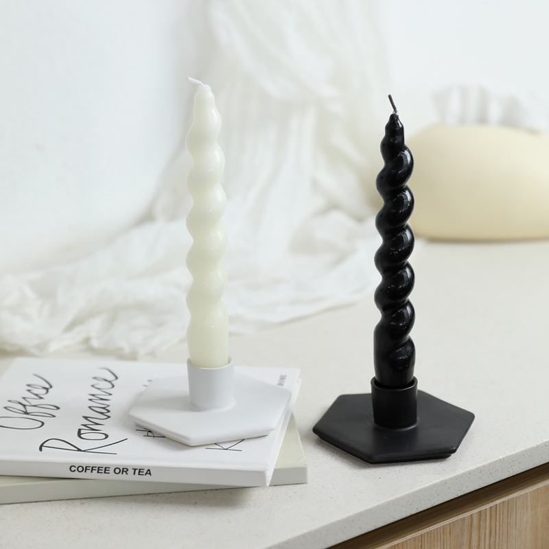 Adornos de candelabros de cerámica polígono minimalista moderno Wabiji Vintage Vela en blanco y negro Asiento de mesa Decoraciones