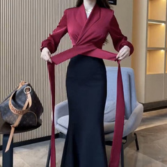 2025 秋の新ハイエンドファッション酢酸サテンストラップシャツ女性のスリムフィット多用途シャツトップ