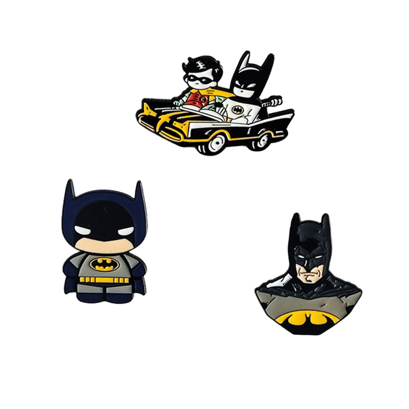 European and American Classic Superhero Batman Brooch Cartoon Anime Metal Badge Clothing Bag Accessories European and American Classic Superhero Batman Brooch Cartoon Anime Metal Badge Clothing Bag Accessories