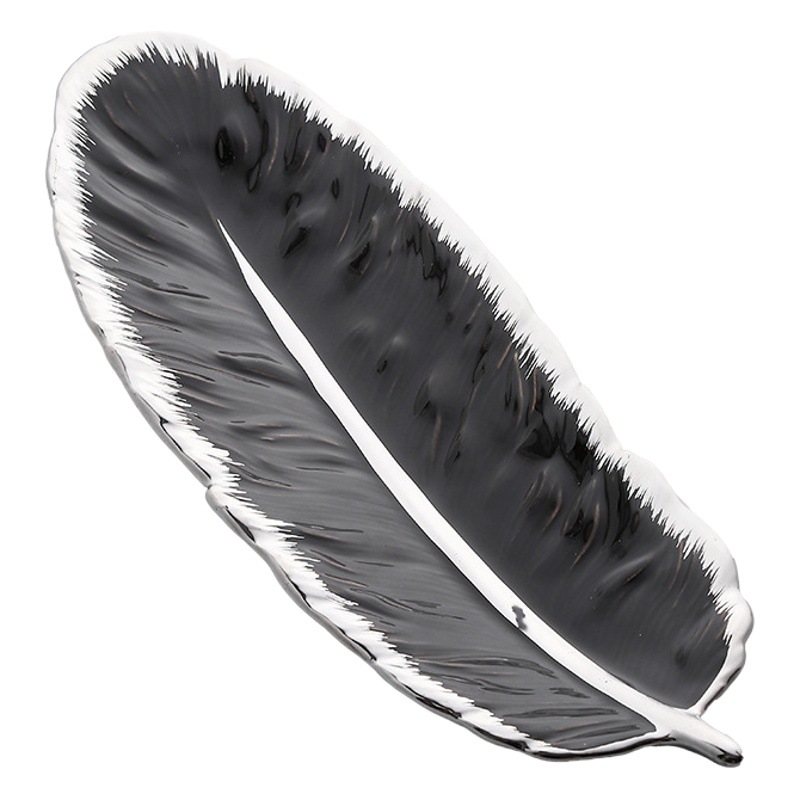 Placa de plumas de cerámica de borde de plata luz bandeja de joyería de lujo pasillo decoración del hogar joyería Placa de almacenamiento plato de sushi de postre occidental