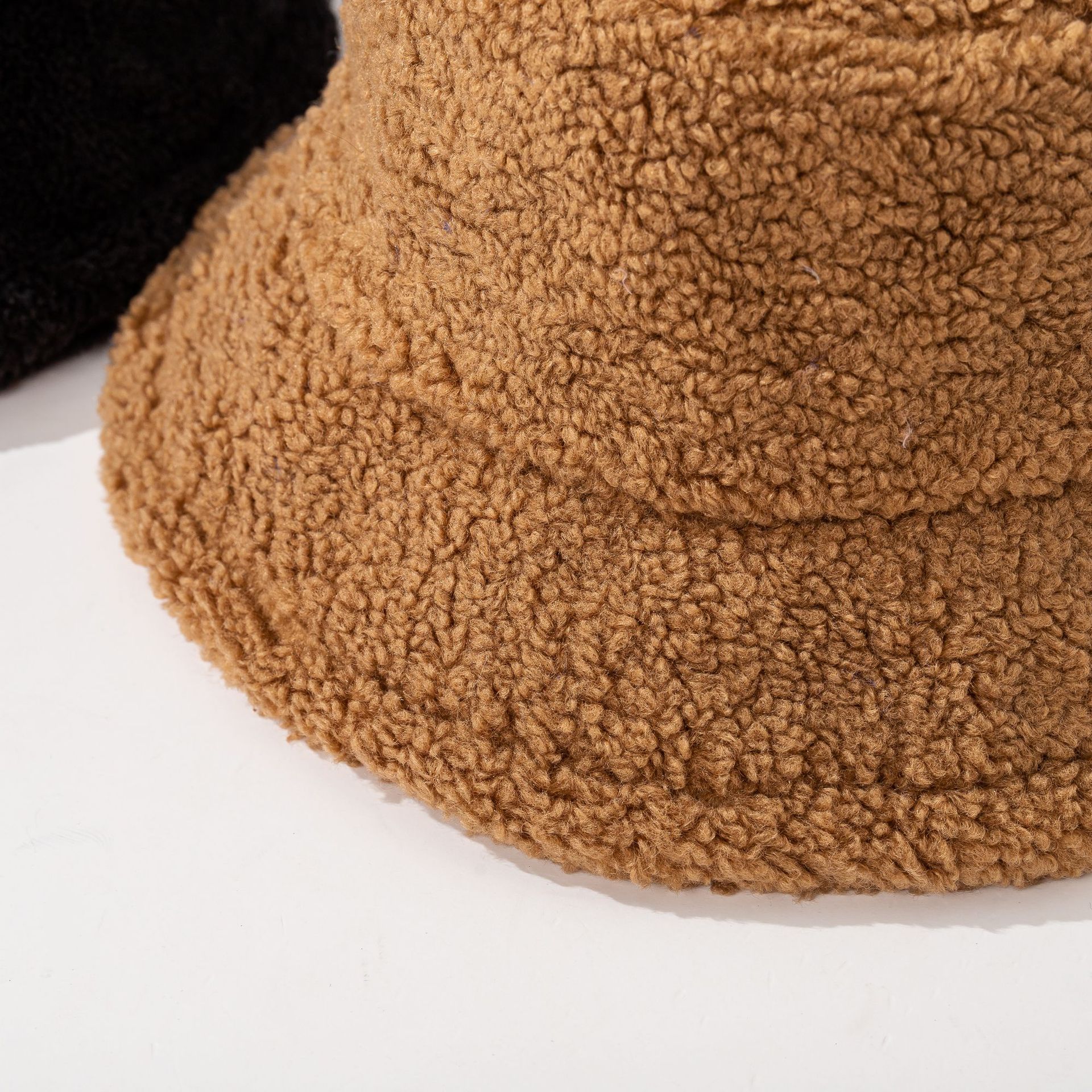 Sombrero de pescador de lana de cordero de color sólido para hombres y mujeres otoño e invierno nuevo cálido sombrero de cuenca engrosada gran circunferencia de la cabeza sombrero simple de todo fósforo