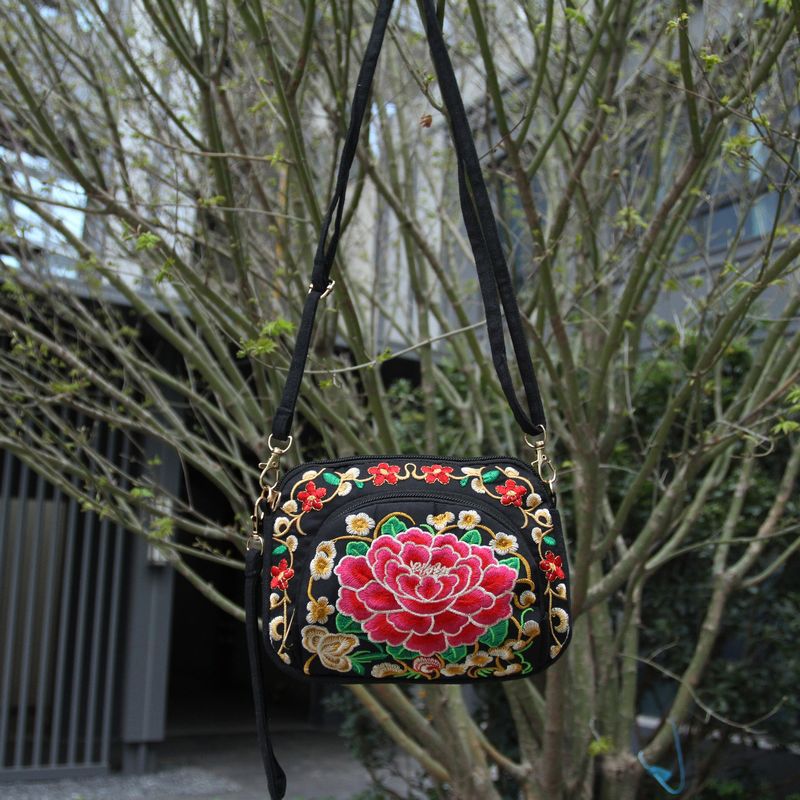 새로운 윈난 민족 스타일 자수 직물 어깨 가방 여성 빈티지 자수 3 층 크로스 바디 휴대 전화 동전 지갑