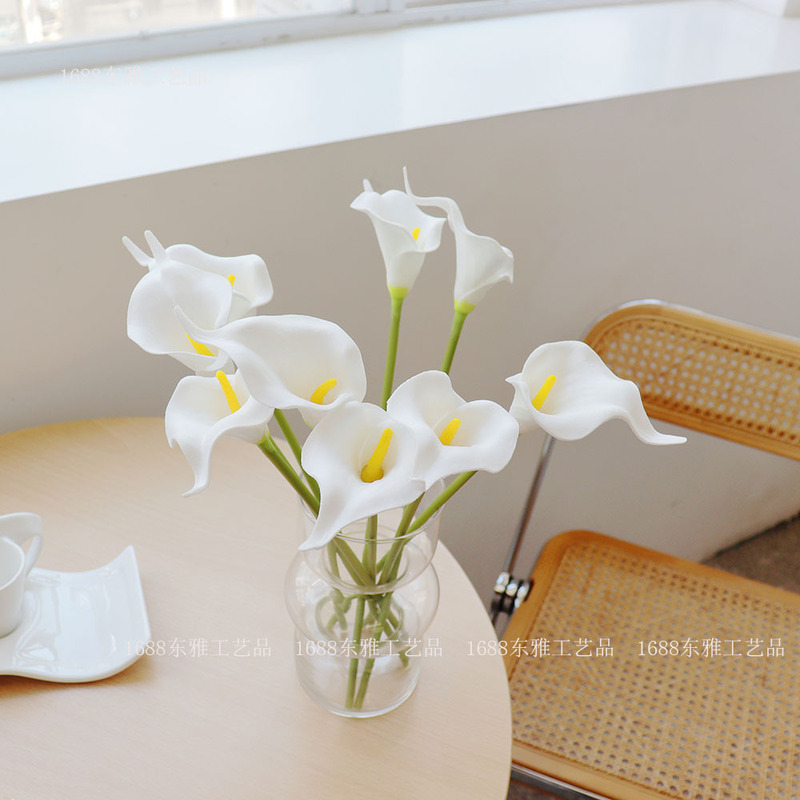 [Manufacturer Wholesale] Pu Artificial Flower Calla Lily Bride Holding Flower Bouquet Wedding Matchinging Fake Flower Photography Props