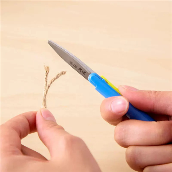 Japón PLUS Plox SC-130P tijeras de la pluma portátil creativo de bolsillo plegable de mano cuenta de tijera de múltiples funciones