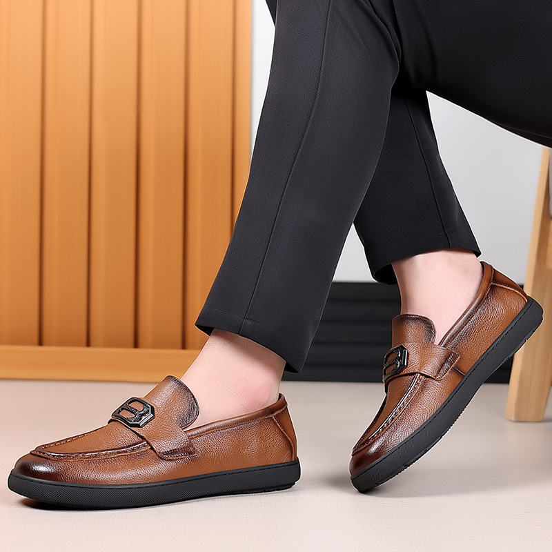 Zapatos casuales de negocios de los hombres de piel de vaca de la primera capa Zapatos de cuero de los hombres de mediana edad Mocasines de superficie blanda británicos