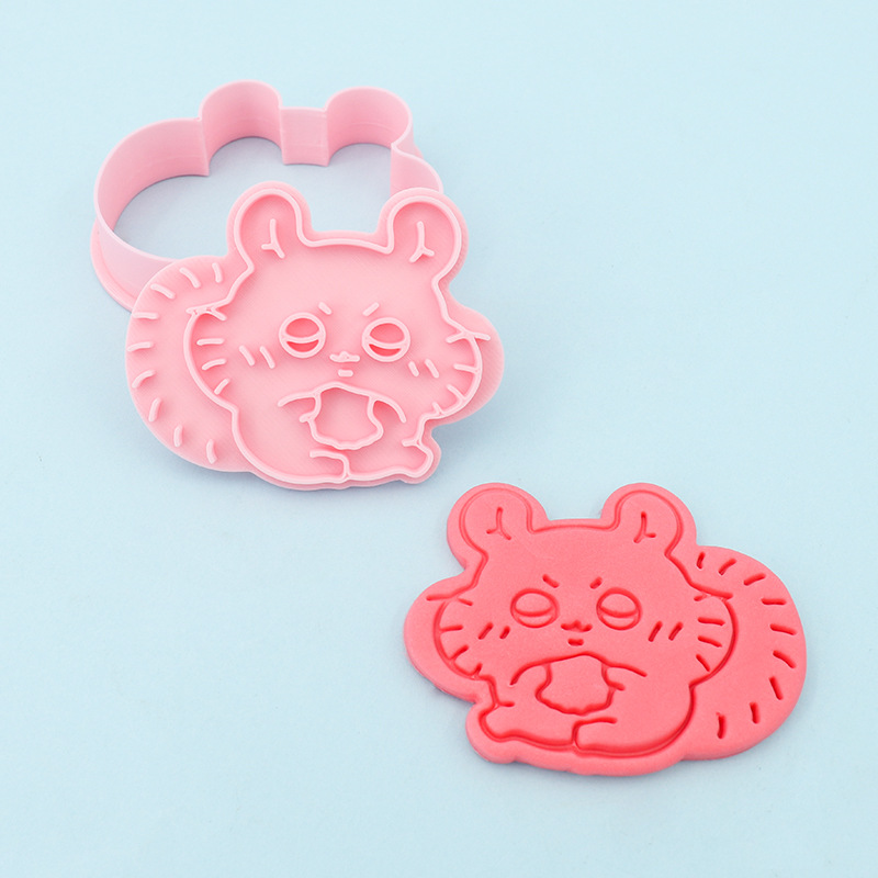 K-203 flying squirrel eating