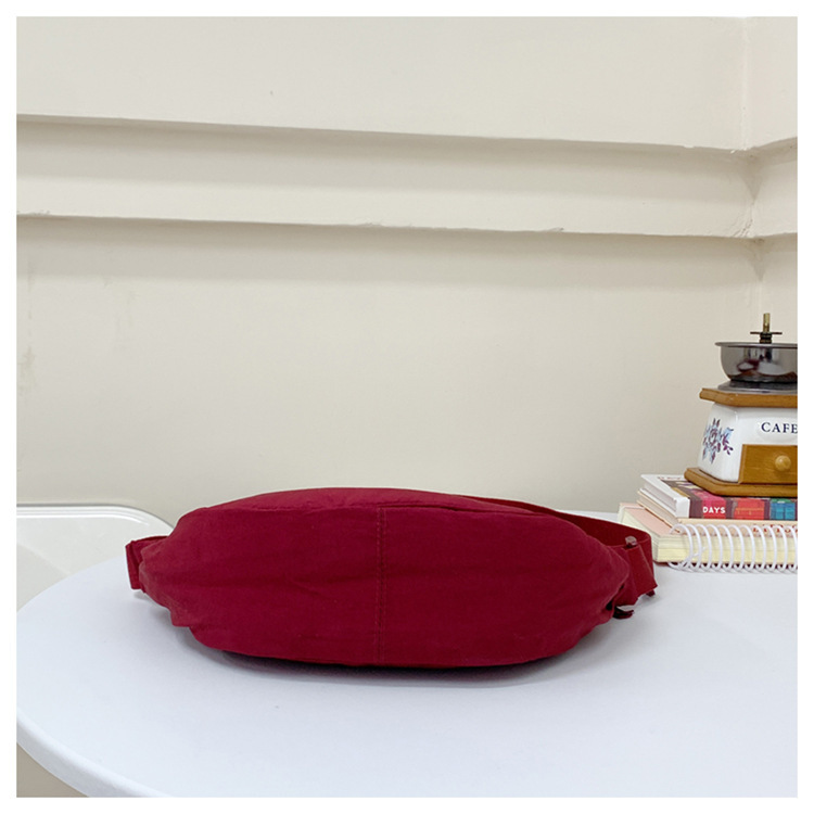 Women's Small Nylon Solid Color Streetwear Sewing Thread Dumpling Shape Zipper Underarm bag 23L display picture 21