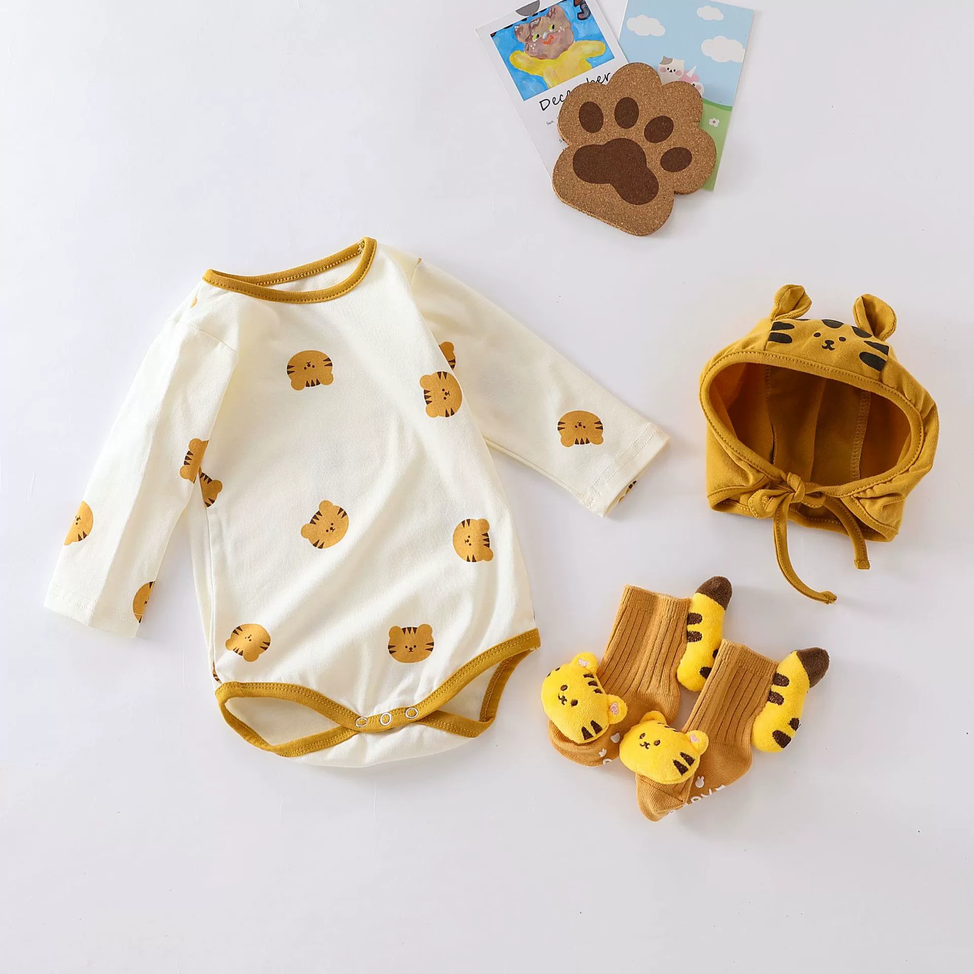 Новый весенний детский комбинезон 2024, стильный костюм с полным принтом и котом, детский костюм для ползания, детская сумка, пердежная одежда