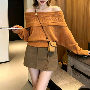 �nϵ�͹ż�ɫһ�ּ��h���U��ᘿ���Ů�＾�¿�¶���OӋ���@��ë��