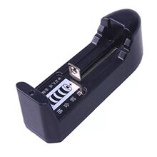 �����18650�β۶๦�ܳ���������늳�3.7V4.2V�������Ͳ���