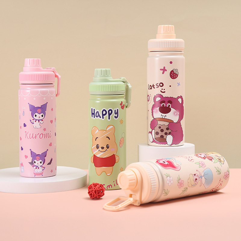 卡通跨境网红304不锈钢保温杯草莓熊车载运动水壶便携提手壶吸