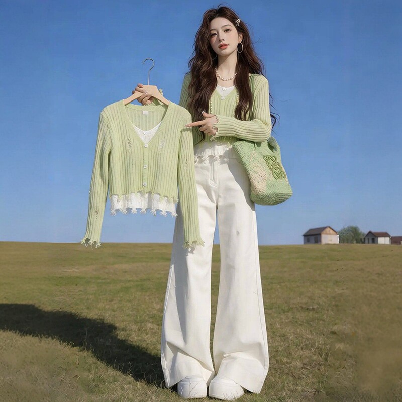 2026 Spring Stunningly Beautiful Lazy and Relaxed Green Fake Two-Piece Slim Fit Knitted Top for Women