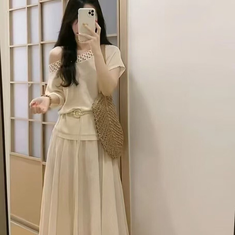 Cream Apricot Knit Set, Gentle Style Top, High-Waisted Flared Skirt, Sheep Wool Direct from the Source Factory