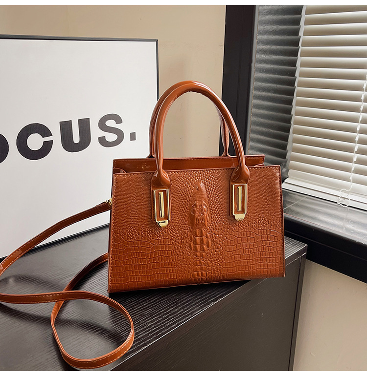 Bolso de mano transfronterizo para mujer 2024 nuevo patrón de cocodrilo de primavera bolso de mensajero de textura occidental de moda bolso de viaje de ocio