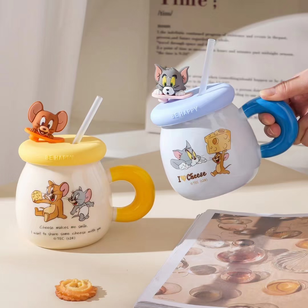 Creativo auténtico autorizado gato y ratón taza de cerámica de dibujos animados taza de agua de paja acompañante regalo de alto valor de taza de desayuno