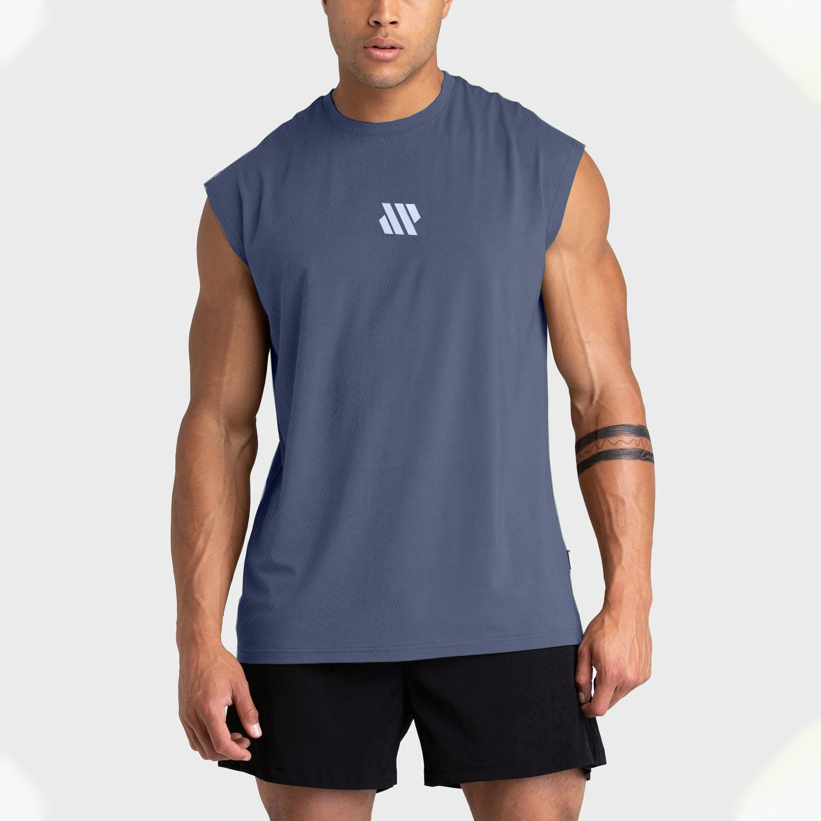 Camiseta de hombro ancho para hombres de verano chaleco de fitness de malla entrenamiento de ropa de fitness relajado chaleco de Maratón de marea de cuello redondo