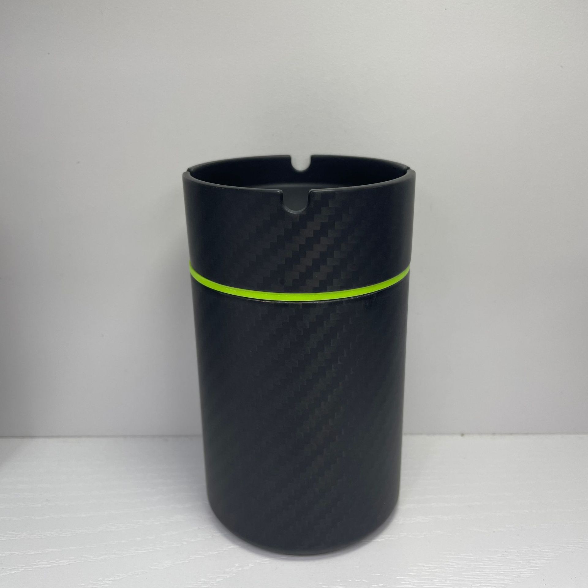 Carbon fiber car ashtray with lid stainless steel car ashtray stainless steel Universal personalized car ashtray