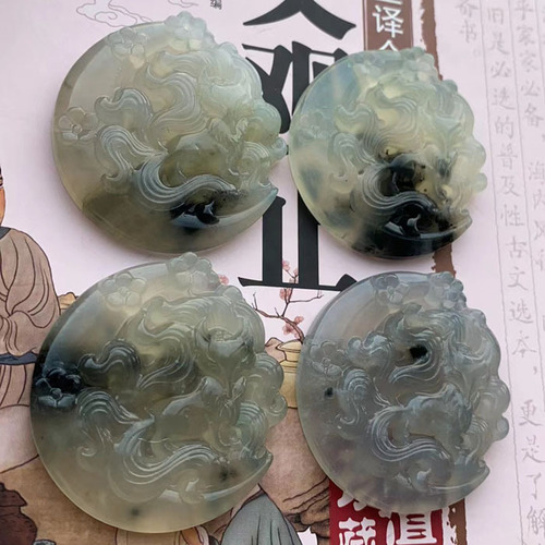 Natural jade nine-tailed fox pendant Xiu jade ink jade machine carved fox accessories single-sided jade fox pendant