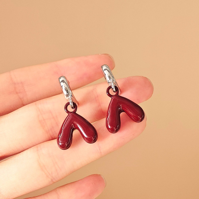 Ankola Red Silver Needle Drop Oil Love Pendientes Pendientes de temperamento simple de moda Pendientes retro de alto nivel de nicho Mujeres