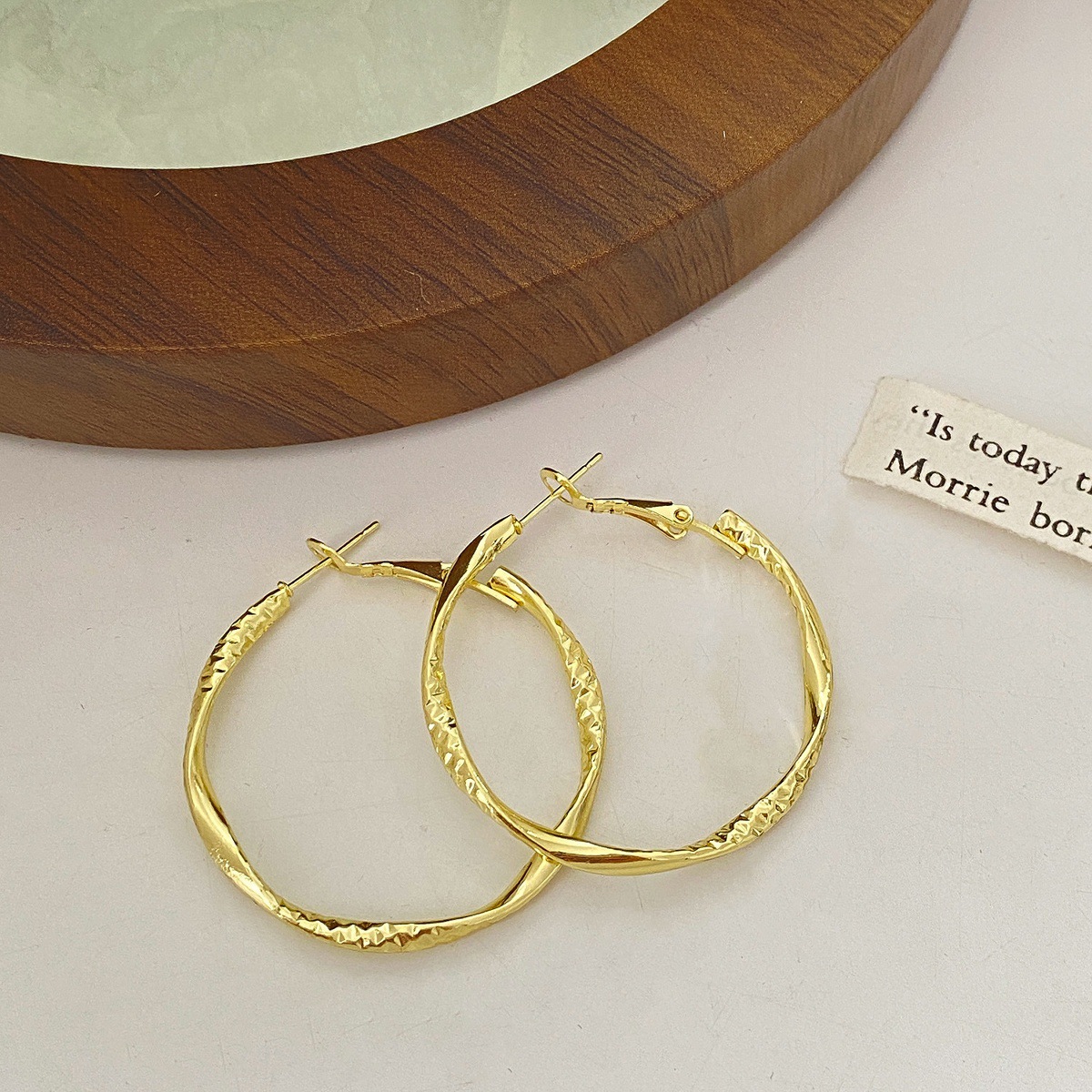 55 # 골드 나선형 원형 귀걸이